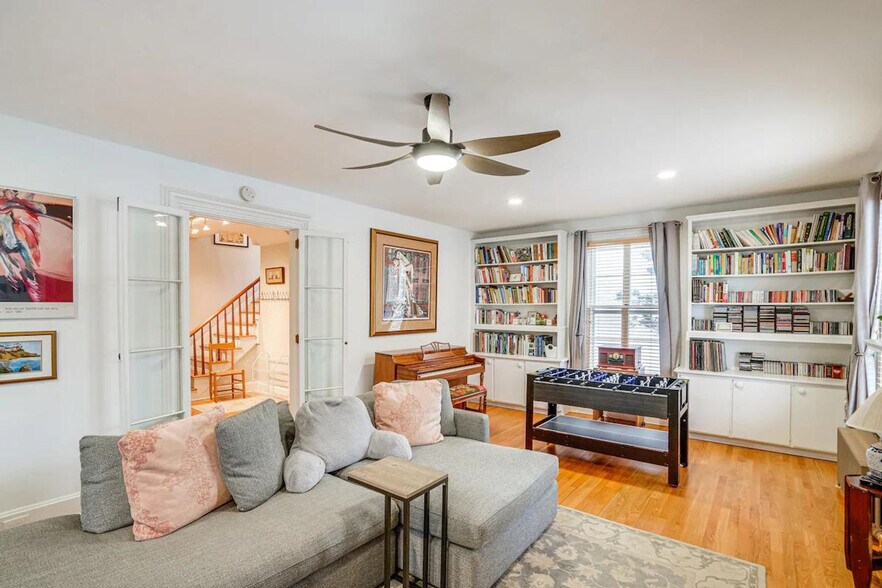 Building Photo - 136 Pomeroy Ave