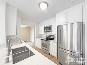 Building Photo - Modern 2 Bed Condo with Resort-Style Amenities in UTC