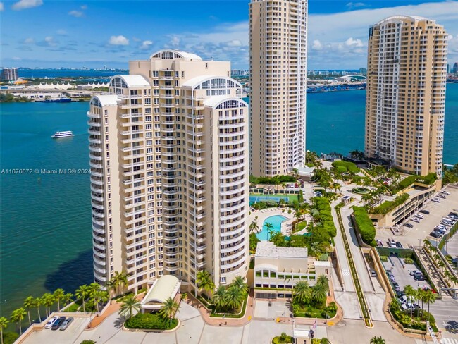 Building Photo - 888 Brickell Key Dr