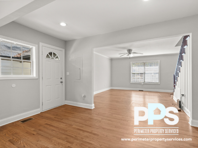 Building Photo - 1527 Mayflower Ave SW