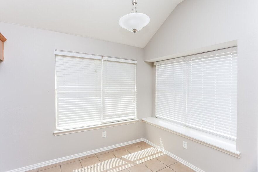 Building Photo - 213 Morningstar Ln