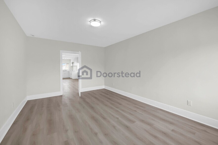Building Photo - 1762 S New England St