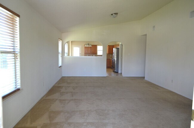 Building Photo - 3 bedroom, 2 bath house