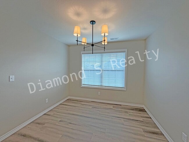 Building Photo - **Gorgeous 4-Bedroom Home in Olde World Estates Subdivision**