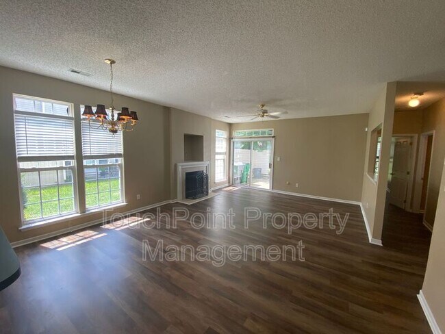 Building Photo - 5422 Waverly Lynn Ln