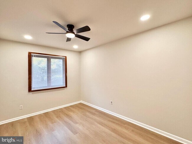 Building Photo - 4800 Sugar Plum Ct