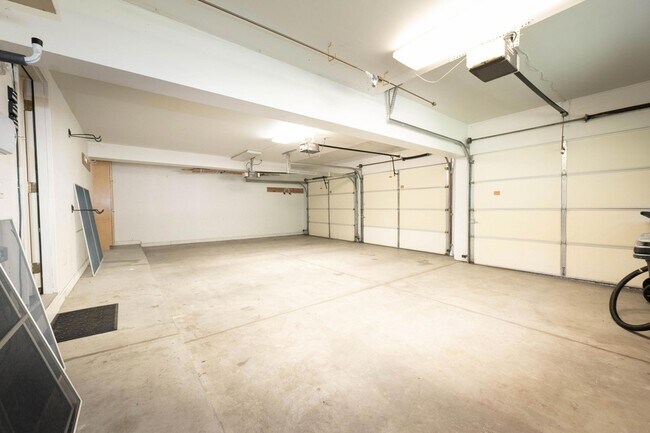 Building Photo - 1688 Northlawn Blvd