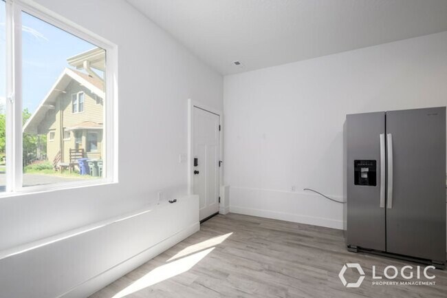 Building Photo - 1249 E 1700 S