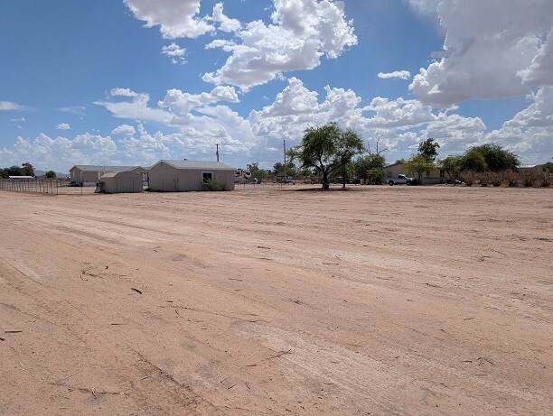 Building Photo - 50559 W Esch Trail