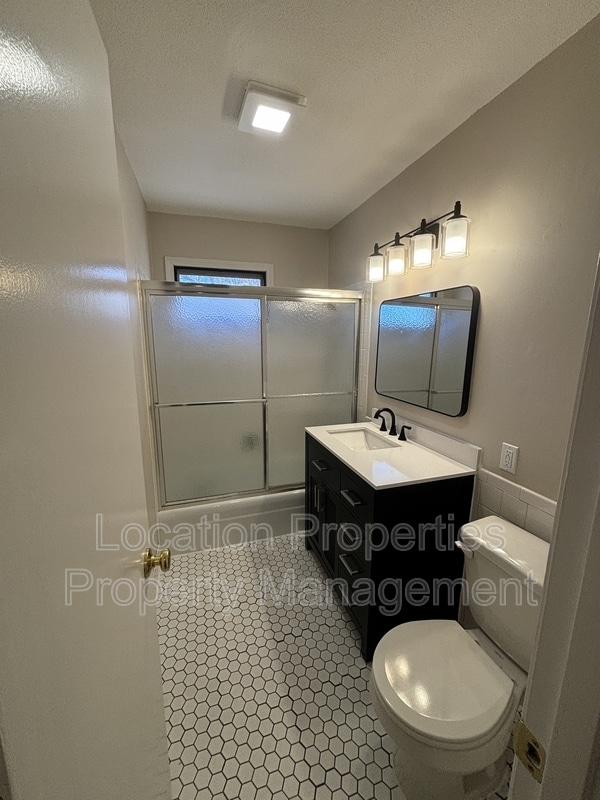 Building Photo - 537 Schwarz Rd