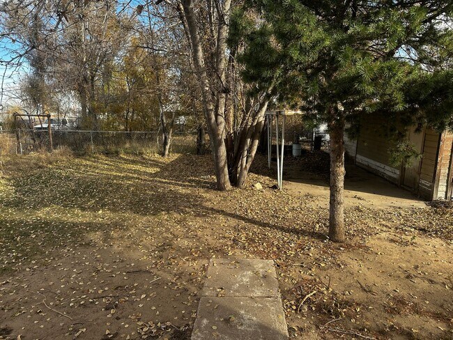 Building Photo - 4 Bedroom