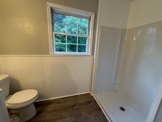 Building Photo - 4 Bedrooms, 2 Bathrooms - Home in Rome!