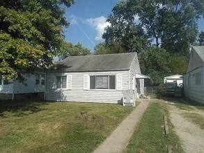 Building Photo - 523 S Drexel Ave