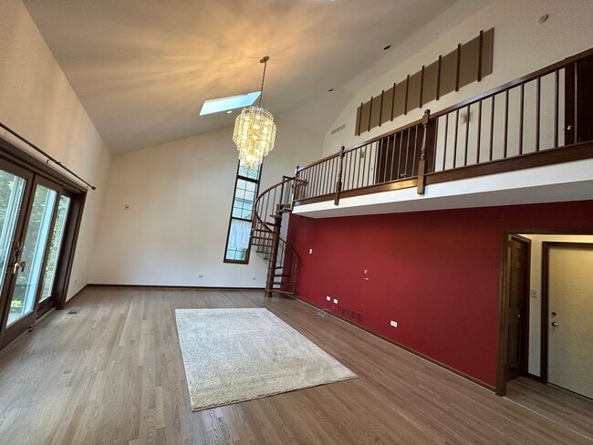 Building Photo - 1055 Knollwood Ln