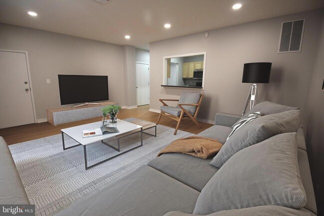 Building Photo - 20 Swan St