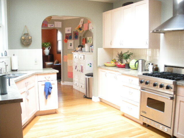 Building Photo - 221 Fair Oaks St