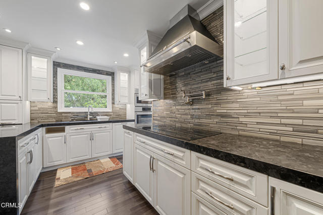 Building Photo - 208 Champion Pl