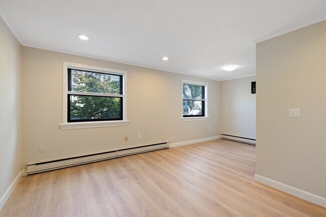 Building Photo - 51 Lynde St