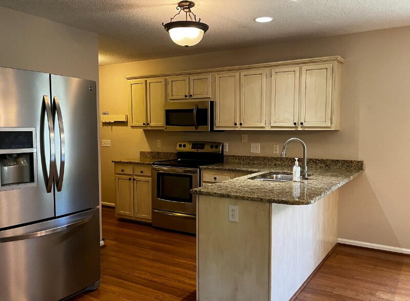 Building Photo - 8509 Deer Path Ct