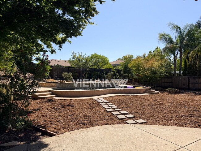 Building Photo - 1747 Abbeyfeale Ct