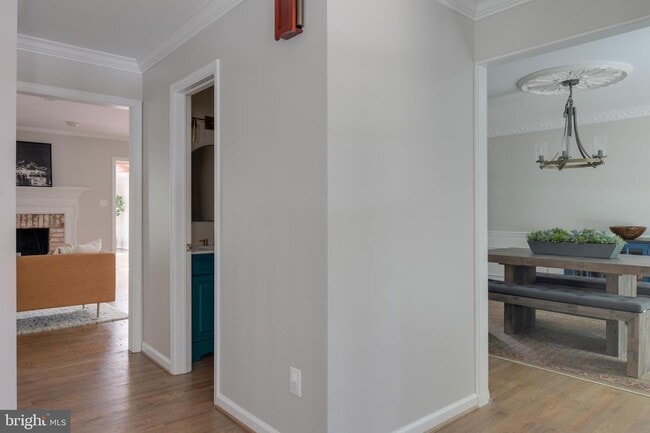 Building Photo - 701 Ridge Dr