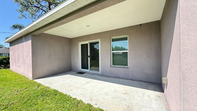 Building Photo - 851 San Filippo Dr SE