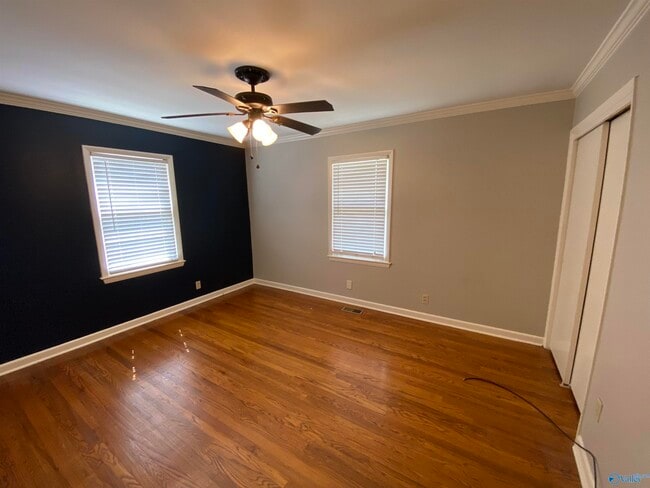 Building Photo - 817 Chambers Dr NE