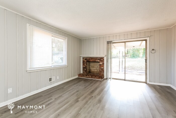 Building Photo - 311 E Dorchester Blvd