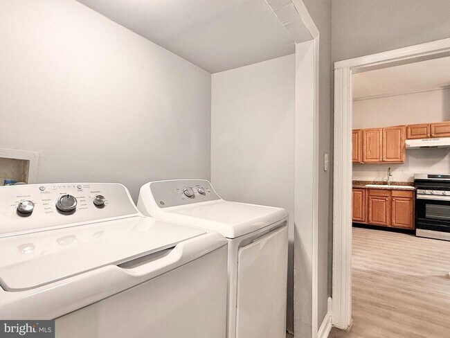 Building Photo - 840 Cumberland St