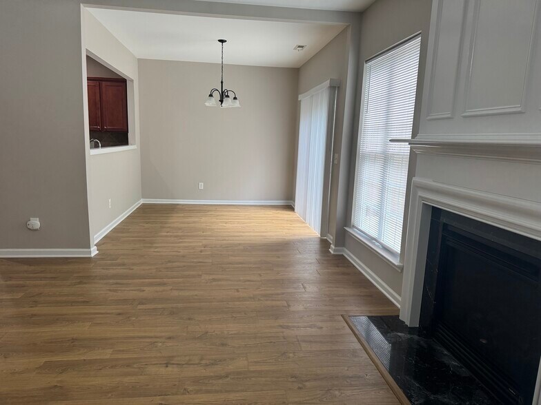 Dining room connected to family room - 8321 Deckbar Pl