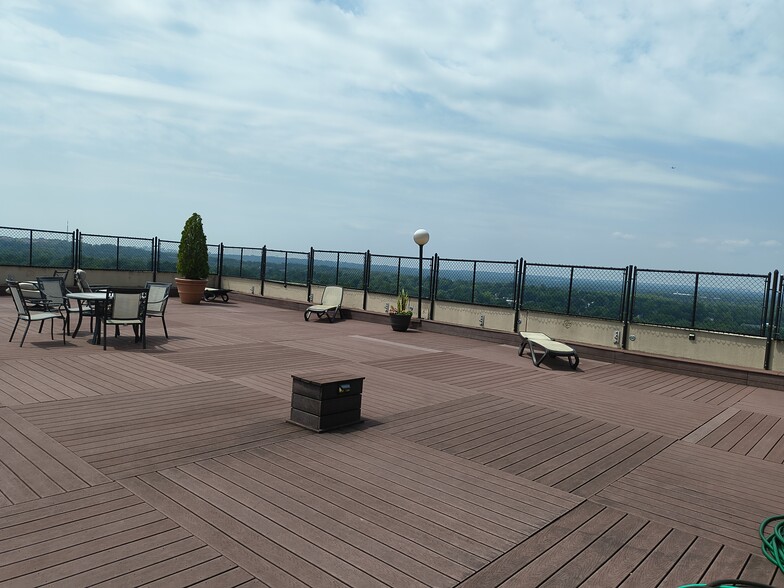 Sun Deck - 5500 Friendship Blvd