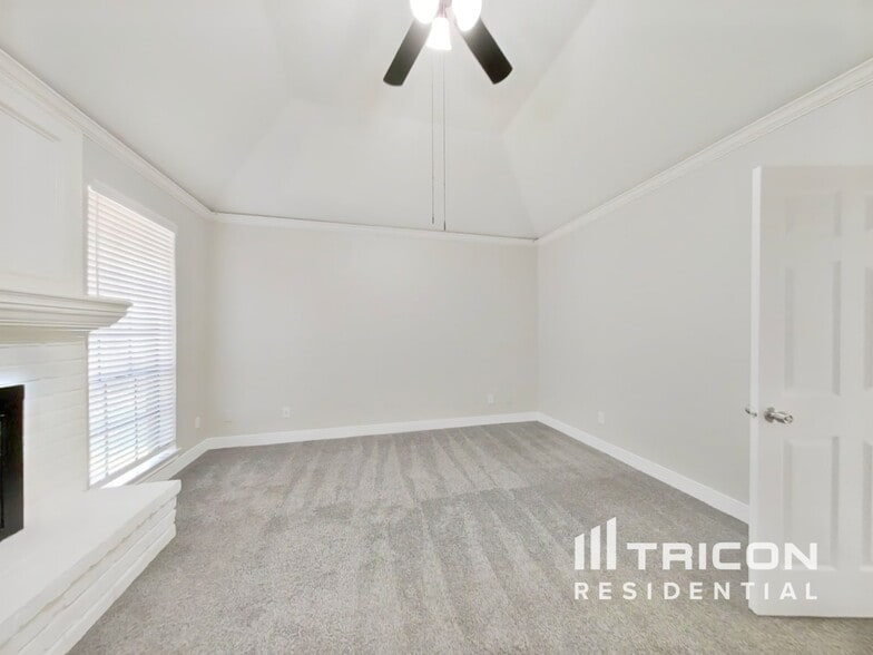 Building Photo - 7411 Las Brisas Dr