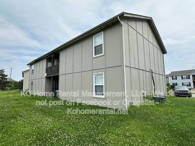Building Photo - 838 Saddlewood St