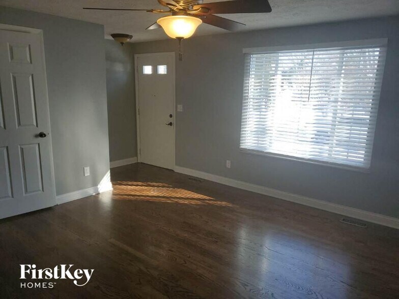 Building Photo - 4207 Edinburgh Dr