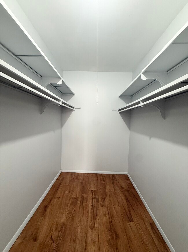 Building Photo - 2969 Four Towers Dr