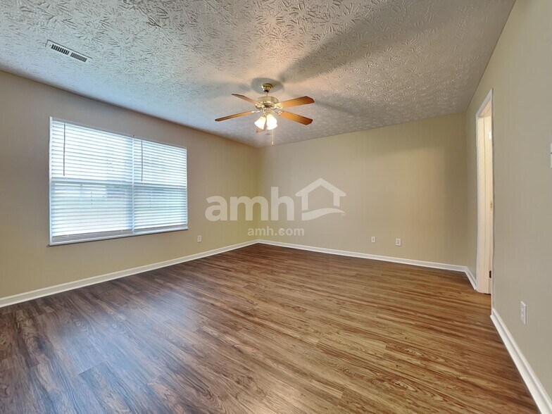 Building Photo - 1117 Long Meadow Dr