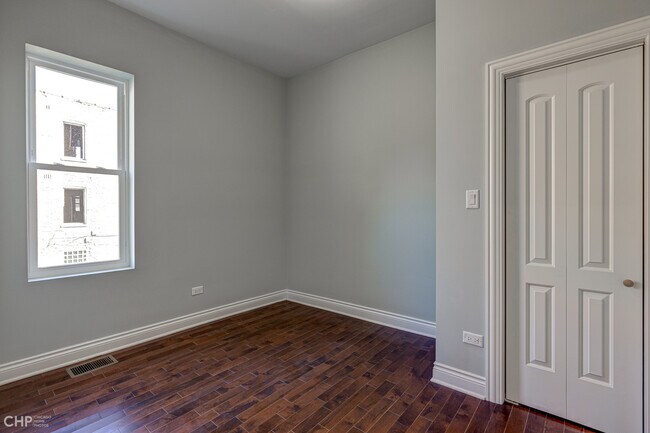 Building Photo - 1827 S Springfield Ave