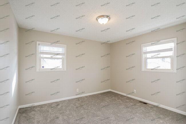 Building Photo - 4657 Arnold Ave