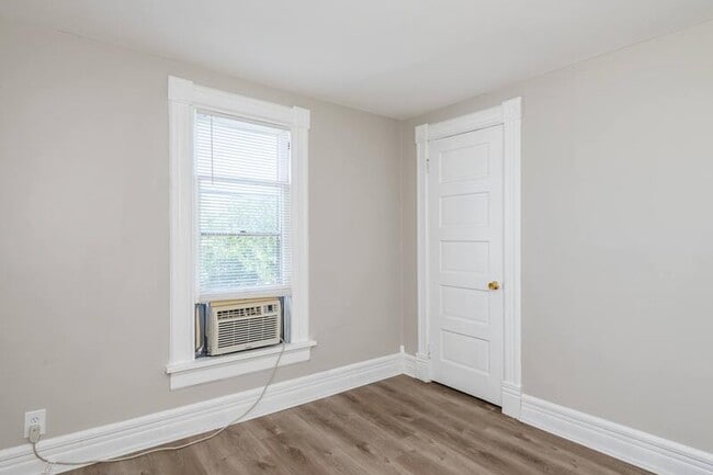 Building Photo - 115 E Foraker St