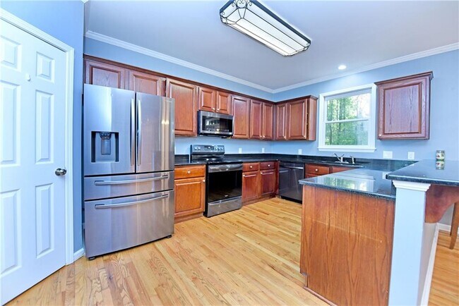 Building Photo - 2130 Hickory Cove
