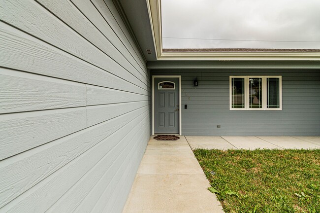 Building Photo - Please View 3D Virtual Walk-Through Before Scheduling a Showing