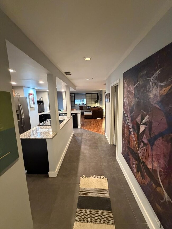 Building Photo - 44 W Broadway