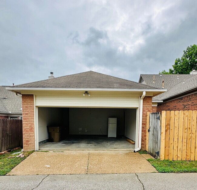 Building Photo - 596 W Ashley Glen Cir