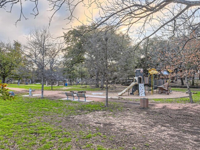 Building Photo - 2000 Cody Ct