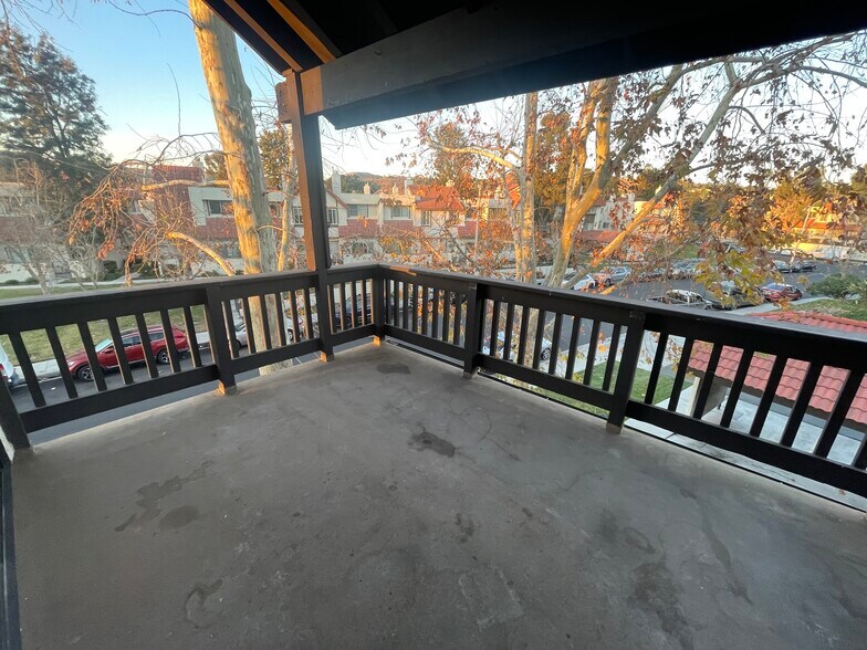 Front porch - 27646 Nugget Dr