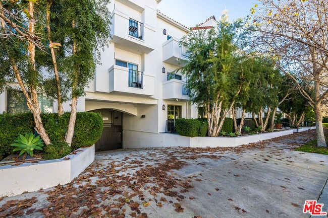 Building Photo - 10648 Woodbridge St