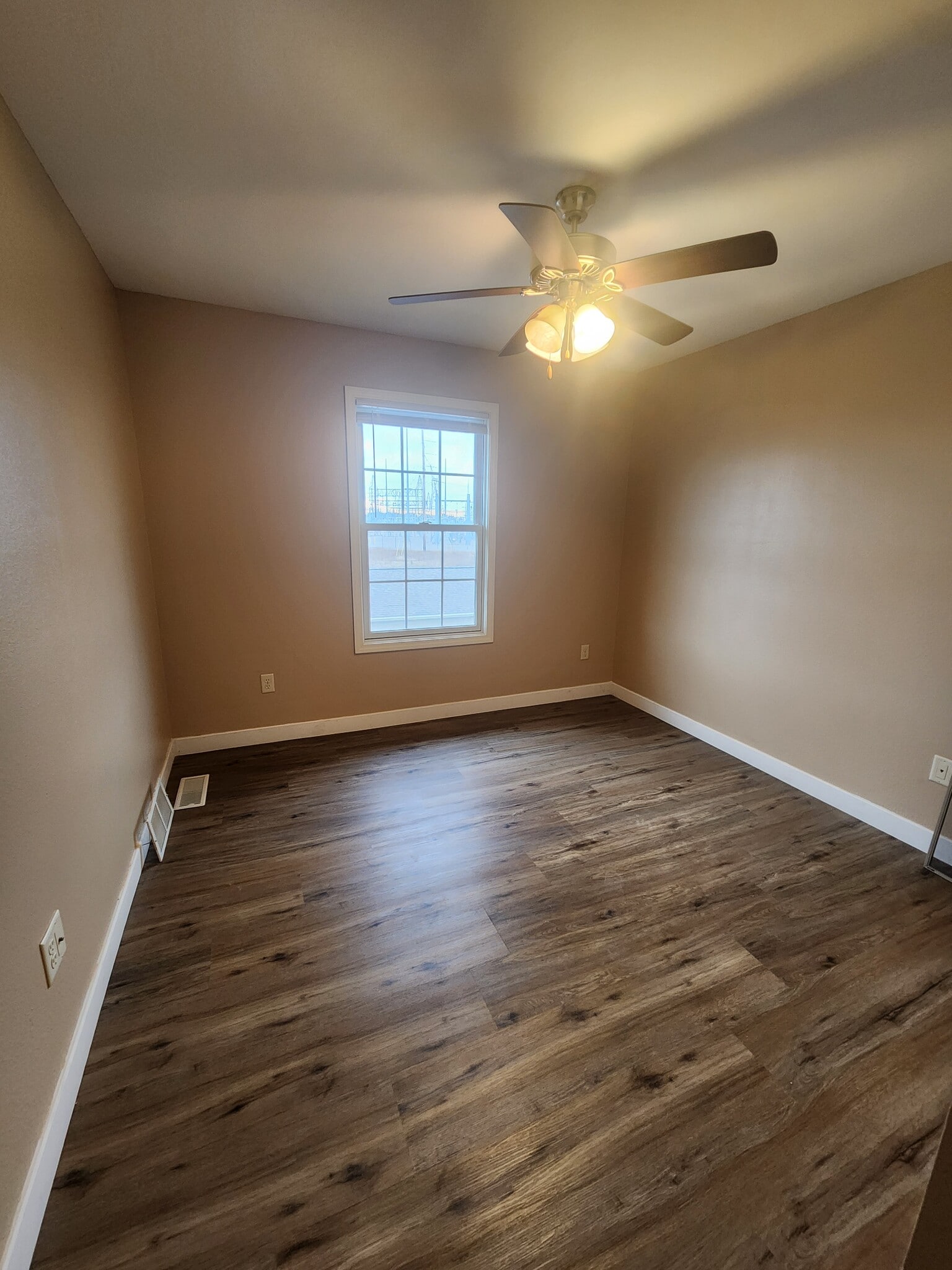 Bedroom 2 - 1948 Glenbridge Rd