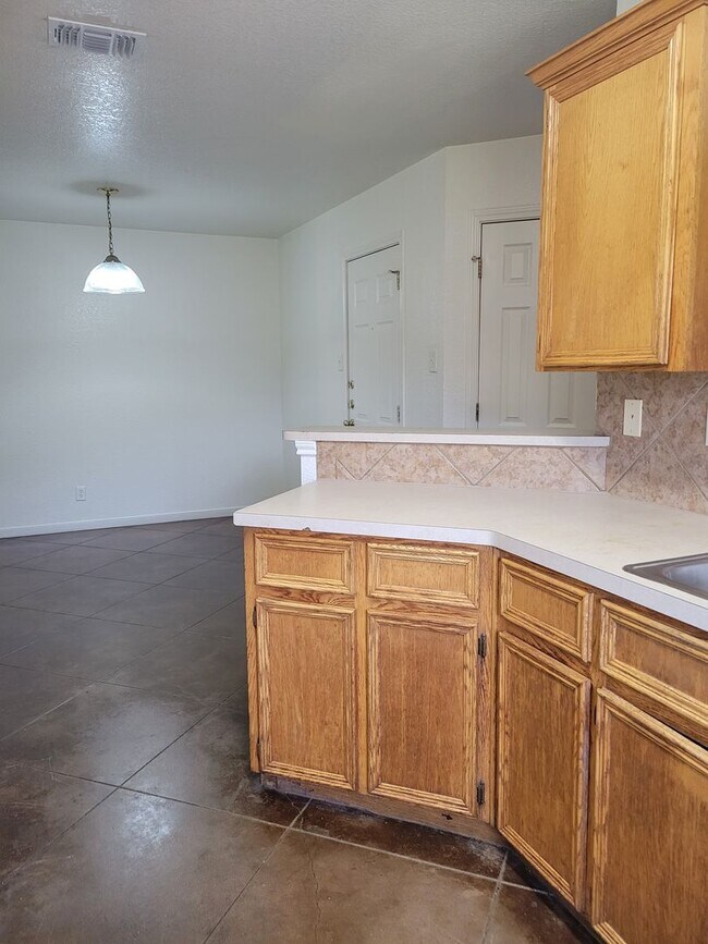 Building Photo - 3503 Dustin Ct