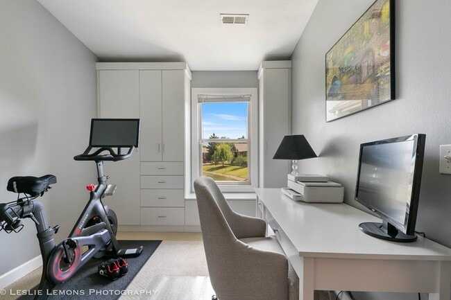 Building Photo - 1316 McDowell Rd