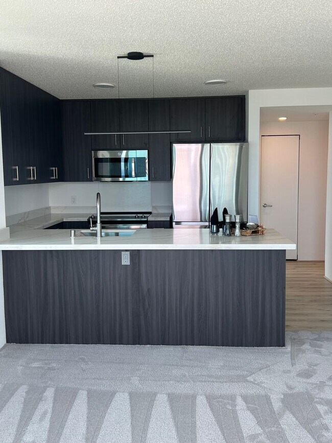 Building Photo - Brand New Kakaako Ililani Condo 2 bedroom ...